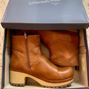Universal Thread Women’s Maisie Clog Boots, size 9, Cognac